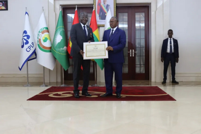 Intégration sous régionale : Une “médaille nationale du mérite” décernée au président de l'UEMOA Abdoulaye Diop en Guinée-Bissau